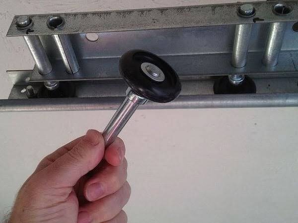 Garage Door Roller Replacement in Golden Gate Estates FL